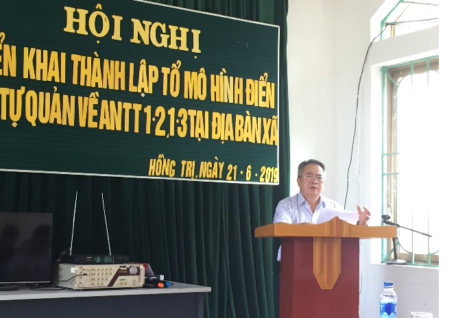 Đồng chí Quan Hồng Cường, Chủ tịch Hội CCB huyện Bảo Lạc phát biểu  tại Hội nghị thành lập Tổ tự quản về ANTT 1+2; 1+3 tại xã Hồng Trị