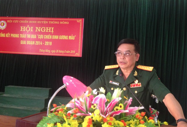 Đồng chí Đại tá Chu Đức Phang, Phó Chủ tịch Hội CCB tỉnh Cao Bằng phát biểu tại hội nghị